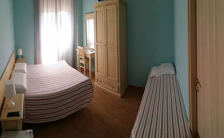Imagen de la habitación del Hotel Torvaianica. Foto 4