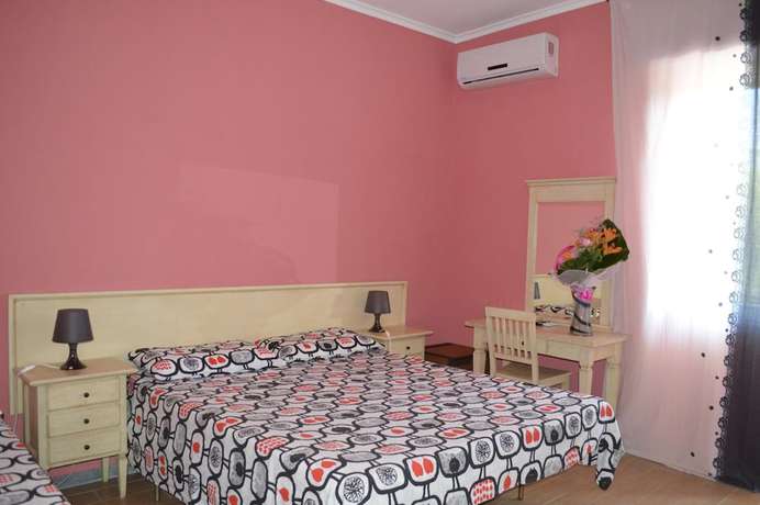 Imagen de la habitación del Hotel Torvaianica. Foto 6