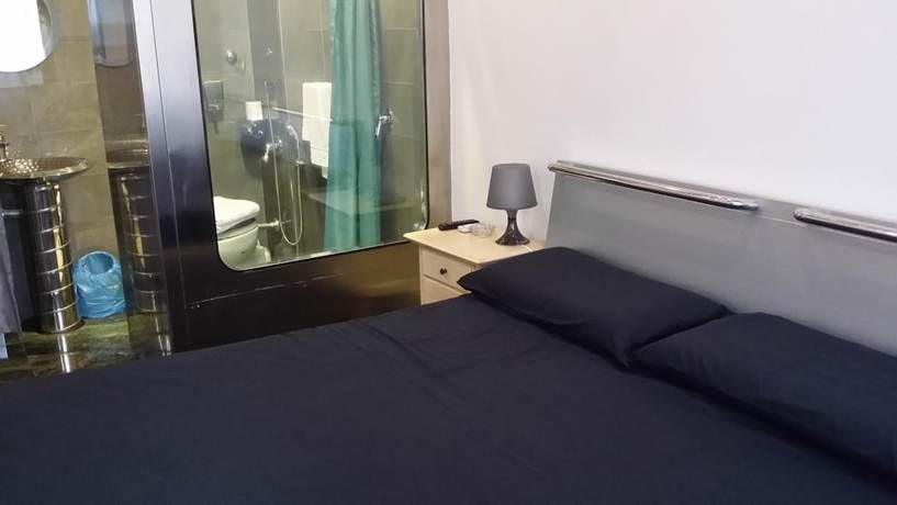 Imagen de la habitación del Hotel Torvaianica. Foto 15