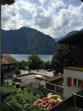 Imagen de la habitación del Hotel Tourist. Foto 6