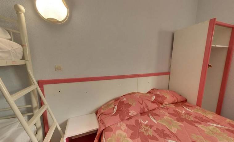 Imagen de la habitación del Hotel Triotel, La Valette du Var. Foto 4