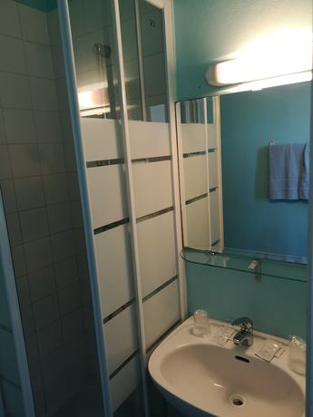 Imagen de la habitación del Hotel Triotel, La Valette du Var. Foto 6