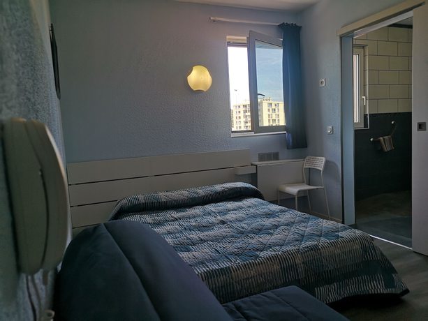 Imagen de la habitación del Hotel Triotel, La Valette du Var. Foto 9