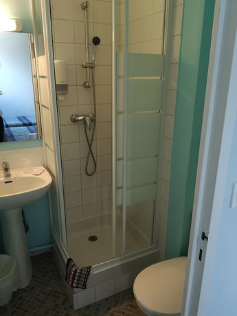Imagen de la habitación del Hotel Triotel, La Valette du Var. Foto 16