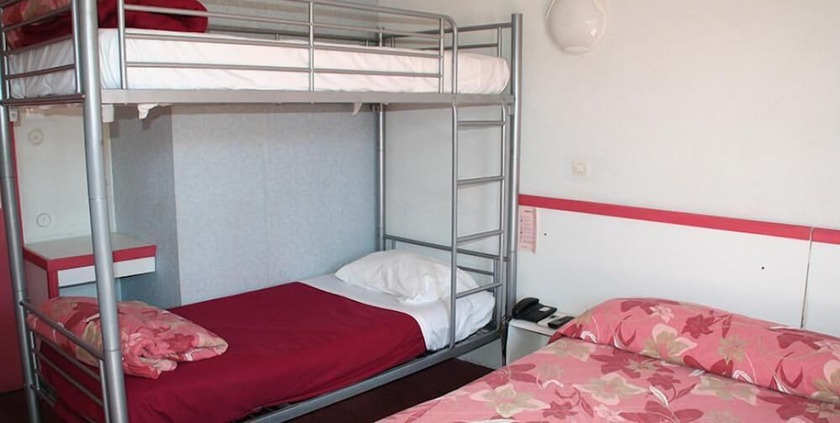 Imagen de la habitación del Hotel Triotel, La Valette du Var. Foto 19