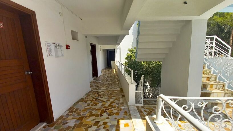 Imagen general del Hotel Tropicana. Foto 8