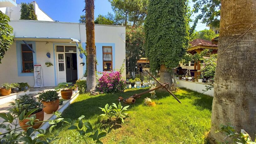 Imagen general del Hotel Tropicana. Foto 11