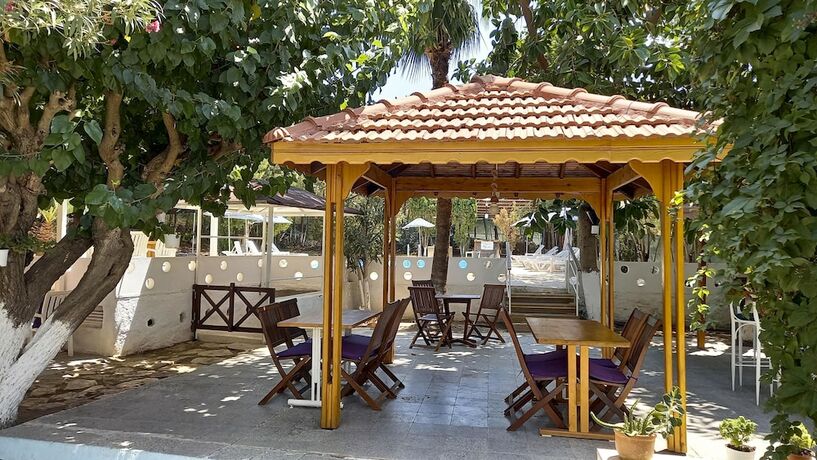 Imagen general del Hotel Tropicana. Foto 17