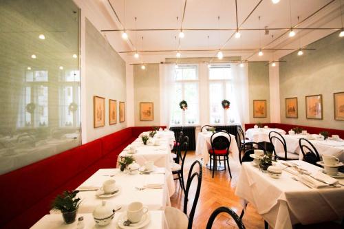 Imagen del bar/restaurante del Hotel Uhland. Foto 2