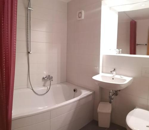 Imagen general del Hotel Und Appartements Jägerhof Rügen. Foto 6