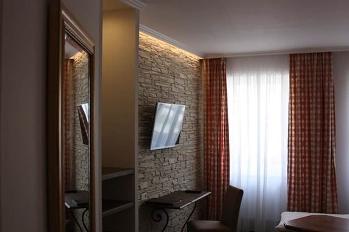 Imagen de la habitación del Hotel Unstruttal. Foto 13