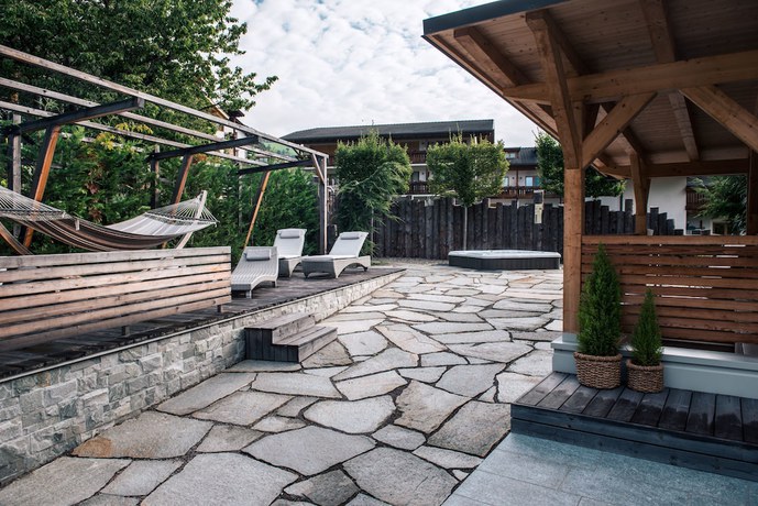 Imagen de los exteriores del Hotel Unterpichl. Foto 14