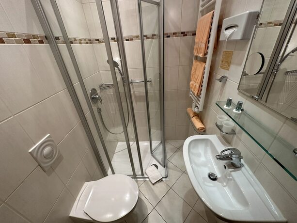 Imagen de la habitación del Hotel Ursula Garni. Foto 19