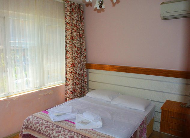 Imagen de la habitación del Hotel &Uuml;lke. Foto 8