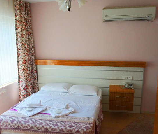 Imagen de la habitación del Hotel &Uuml;lke. Foto 10