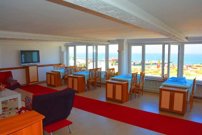 Imagen del bar/restaurante del Hotel &Uuml;lke. Foto 6