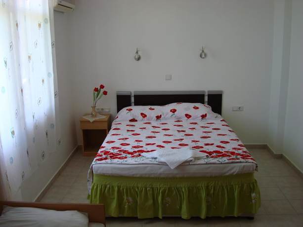 Imagen de la habitación del Hotel Uygar. Foto 13
