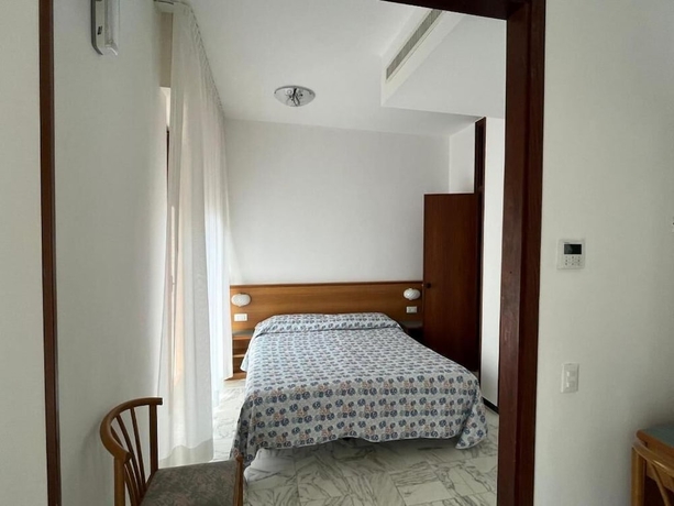 Imagen de la habitación del Hotel Valentino. Foto 3