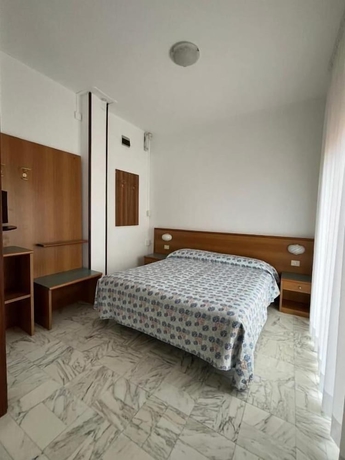 Imagen de la habitación del Hotel Valentino. Foto 11