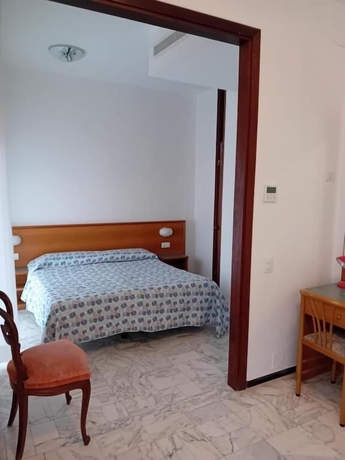 Imagen de la habitación del Hotel Valentino. Foto 13