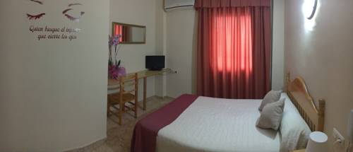 Imagen de la habitación del Hotel Valldigna. Foto 3