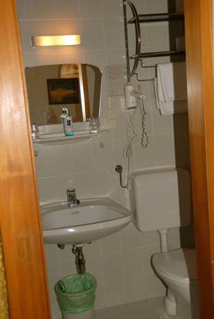 Imagen de la habitación del Hotel Velden Bacherlwirt. Foto 14