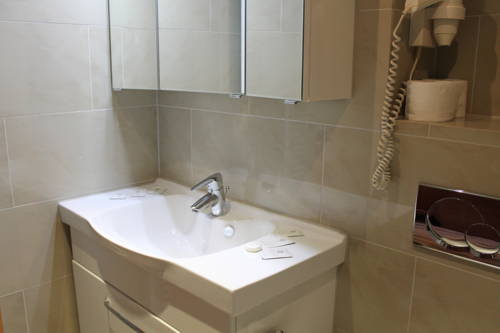 Imagen de la habitación del Hotel Verdi. Foto 7