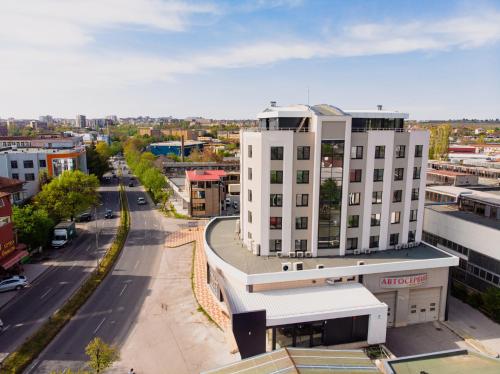 Imagen general del Hotel Verticalplus. Foto 4