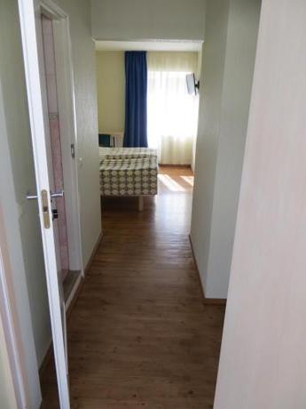 Imagen de la habitación del Hotel Vesiroos. Foto 7
