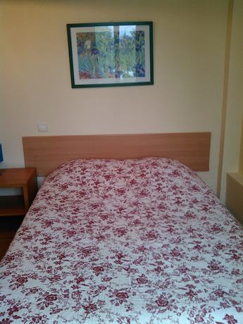 Imagen de la habitación del Hotel Victor Hugo, RUEIL MALMAISON. Foto 7