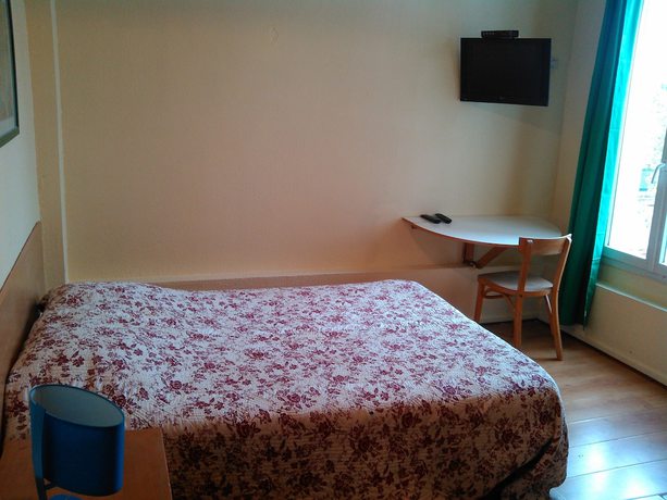 Imagen de la habitación del Hotel Victor Hugo, RUEIL MALMAISON. Foto 8