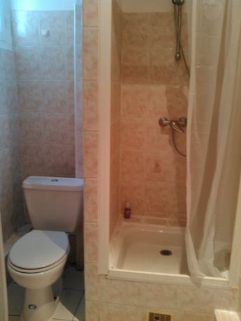 Imagen de la habitación del Hotel Victor Hugo, RUEIL MALMAISON. Foto 12
