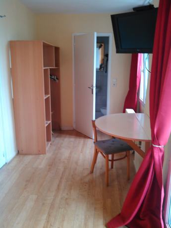 Imagen de la habitación del Hotel Victor Hugo, RUEIL MALMAISON. Foto 15