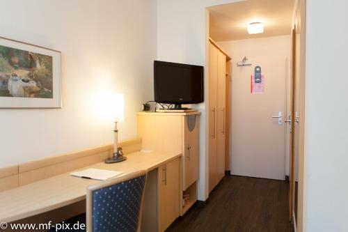 Imagen de la habitación del Hotel Vier Jahreszeiten. Foto 9