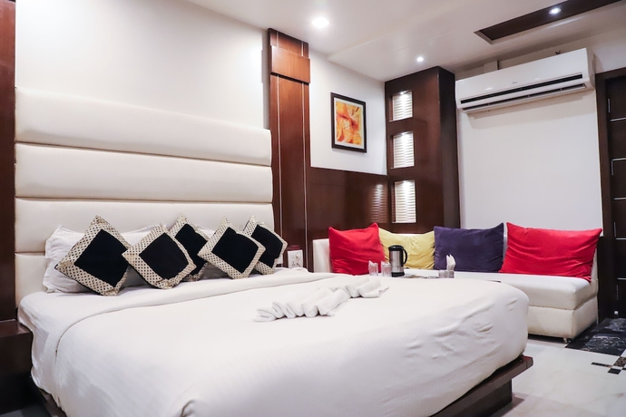 Imagen de la habitación del Hotel Vijan Palace. Foto 9