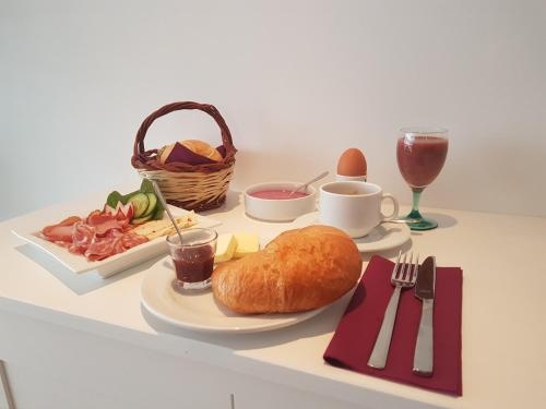 Imagen de la habitación del Hotel Viktoria. Foto 6