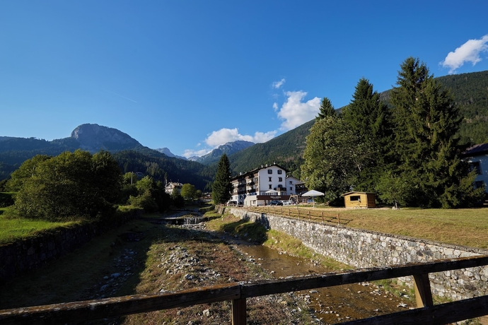 Imagen general del Hotel Villa Alpina. Foto 1