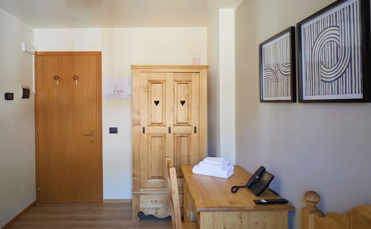 Imagen de la habitación del Hotel Villa Alpina. Foto 10