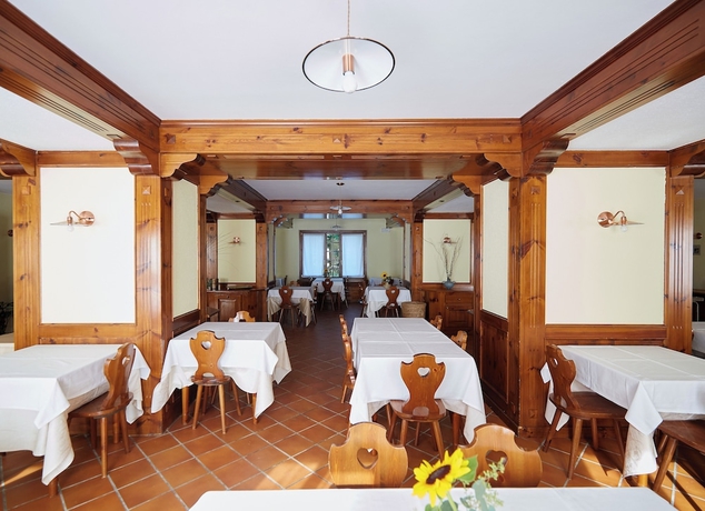 Imagen del bar/restaurante del Hotel Villa Alpina. Foto 2