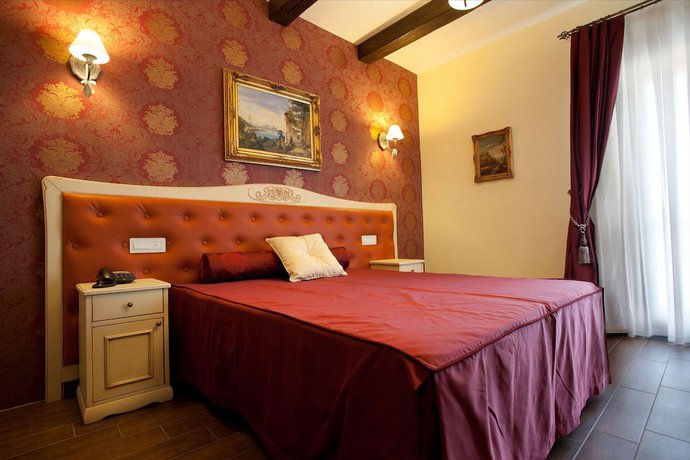 Imagen de la habitación del Hotel Villa Clementina. Foto 5