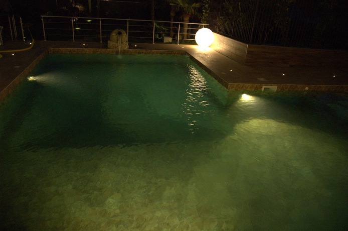 Imagen de la piscina del Hotel Villa Clementina. Foto 18