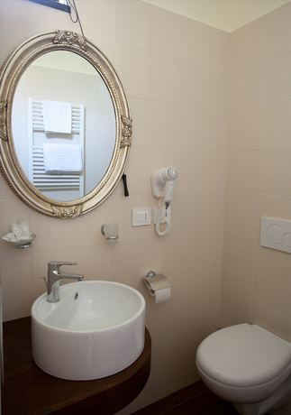 Imagen de la habitación del Hotel Villa Clementina. Foto 10