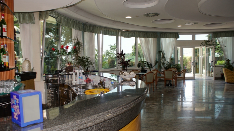 Imagen del bar/restaurante del Hotel Villa Dei Romanzi. Foto 4