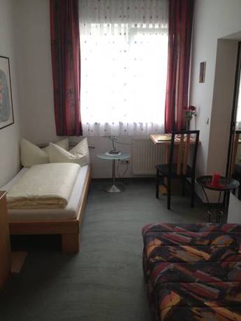 Imagen de la habitación del Hotel Villa Flora. Foto 3