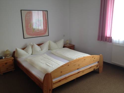 Imagen de la habitación del Hotel Villa Flora. Foto 4