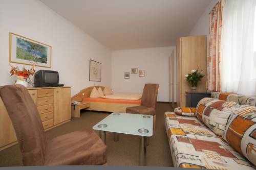 Imagen de la habitación del Hotel Villa Flora. Foto 5