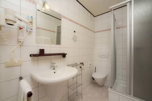 Imagen de la habitación del Hotel Villa Flora. Foto 6