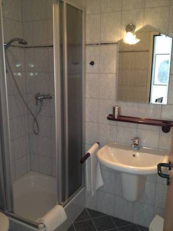 Imagen de la habitación del Hotel Villa Flora. Foto 7