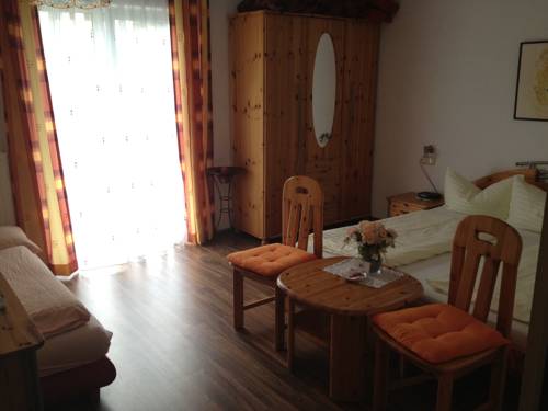 Imagen de la habitación del Hotel Villa Flora. Foto 8