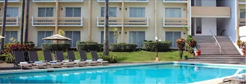 Imagen de la piscina del Hotel Villa Florida C&oacute;rdoba. Foto 39